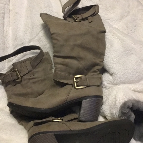 Justine Boots - Picture 1 of 1